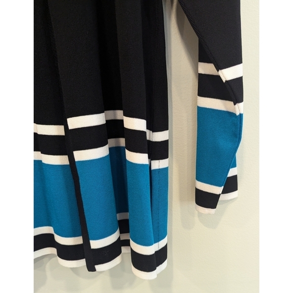 Exclusively Misook Black and Blue Open Cardigan Size Medium - Picture 3 of 5